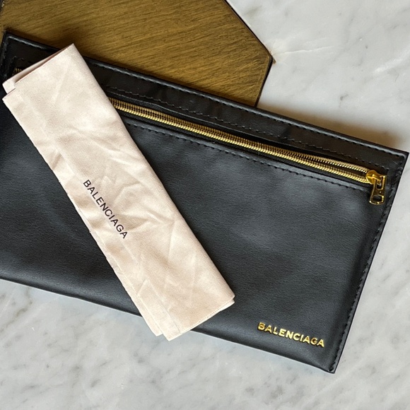 Balenciaga soft sunglasses case, black & gold. - Picture 1 of 12